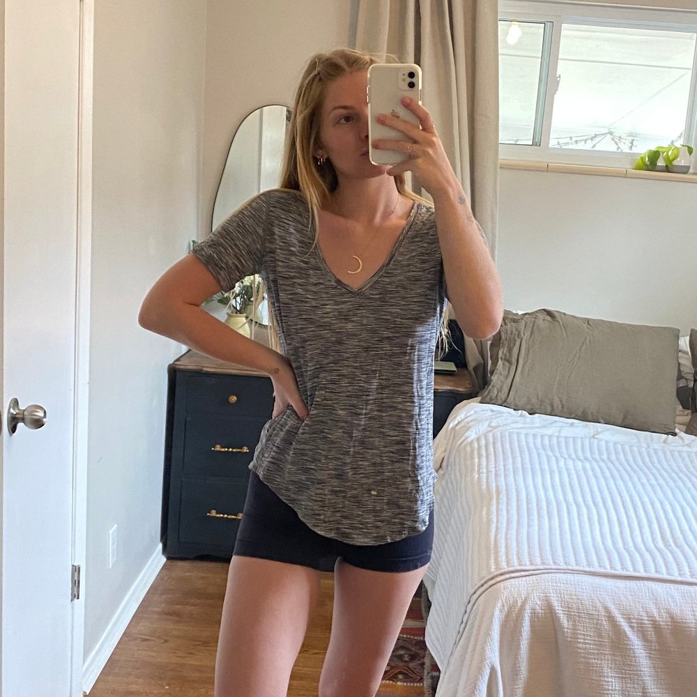 Love V-Neck T-Shirt in Heathered Grey